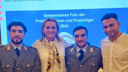 Strahlende Gesichter nach der  Ehrung von links Adam Ammour, Erica Fischbach, Issam Ammour, Joshua Tasche                Bild: HBSV