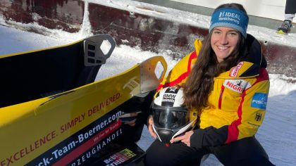 Maureen Zimmer mit ihrem Lieblingssportgerät, das sie meisterhaft beherrscht (Archivbild)                 Bild: Viesturs Lacis