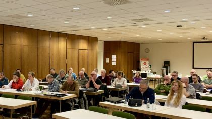 Ein Teil des Plenum der HFK Mitgliederversammlung                Bild: Martina Bier für den HFK
