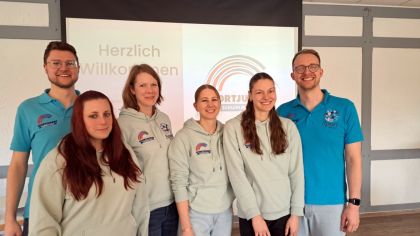 Der Vorstand der Sportjugend im Sportkreis Schwalm-Eder: 
(v. lks.): Jugendwart Tobias Stang, Beisitzerin Anna Prell, Jugendwartin  Sarah  Janassek,  Beisitzerin  Rabea  Pöppe, Beisitzerin Nele Grenzebach, Beisitzer Conrad Martin (es fehlt Beisitzerin Jana Fernandez). 
                Bild: Günter Brandt