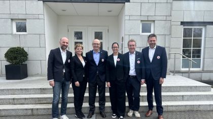 Neuer Vorstand im HGV
v.l.n.r: Dirk Reinmann, Prof. Dr. Anne Jakob, Christofer Hattemer, Dr. Yvonne Zimmer-Ackermann, Christian Otto, Christian Zipf                Bild: Marc vom Hagen
