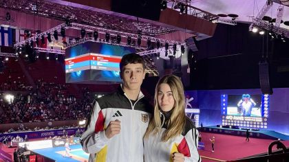 Links: Roman Raiswich (Kumite), rechts: Julie Stevens (Kata-Team)                Bild: Julie Stevens für den HFK