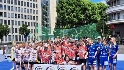 Alle Teams beim Streetfloorballturnier U13 Frankfurt am 28.06.2025.                Bild: Marion Bund