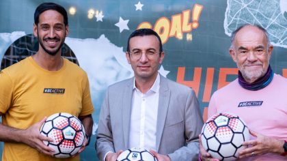 Amir Jemour, Mike Josef und Roland Frischkorn beim Bildungscamp "FAIRkickt" im Rahmen der Europäischen Woche des Sports 2023.                Bild: Florian Wiegand