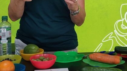 Ernährungsberatung auf dem Hessentag: Kirsten Brüning, Diplom-Oecotrophologin gibt Tipps.Foto: lsb h