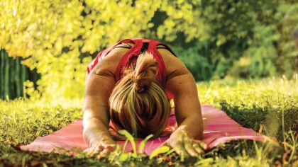 Das gute Wetter nutzen: Yoga im Park machen. Foto: pixabay