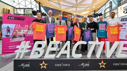 10 Jahre Europäische Woche des Sports #BEACTIVE FrankfurtRheinMain – für den federführenden Sportkreis Frankfurt e.V., der in diesem Jahr zugleich sein 80-jähriges Bestehen begeht, ist die Aktionswoche ein besonderer Meilenstein. Vertreter von Verbänden, Vereinen und Institutionen gaben ihre Statements zur europaweiten Initiative. V.l.n.r.: Claudia Mörtzsch (Deutscher Turner-Bund, Projektleitung „Europäische Woche des Sports - #BeActive“), Martin Blach (Geschäftsführer, Lotto Hessen),  Dr. Boris Zielinski (Geschäftsführer, BäderBetriebe Frankfurt GmbH),  Ferdinand Huhle (Leiter Konzernkommunikation und Public Affairs, Mainova AG),  Juliane Kuhlmann (Präsidentin, Landessportbund Hessen e.V.), Ann Kathrin Linsenhoff, (Sportbeauftragte für das Sportland Hessen), Mike Josef  (Oberbürgermeister und Sportdezernent, Stadt Frankfurt am Main), Roland Frischkorn (Vorsitzender, Sportkreis Frankfurt e.V.) und Amir Jemour (Geschäftsführer Projekte und Veranstaltungen, Sportkreis Frankfurt e.V.)                Bild: Kai Peters