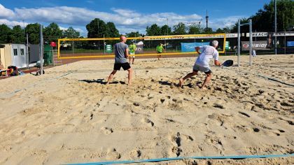 Seit rund f&uuml;nf Jahren wird in Leeheim Beach-Tennis gespielt. Am 20. und 21. September richtete der FC Germania 1907 zum zweiten Mal einen Beach-Tennis-Cup aus.
                Bild:  FC Germania 1907 Leeheim