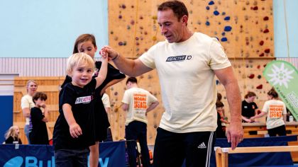 Das &bdquo;FamilienSportFest&ldquo; ist Jahr f&uuml;r Jahr ein Highlight bei der &bdquo;Europ&auml;ischen Woche des Sports&ldquo;. Gro&szlig; und Klein bilden dabei Duos und absolvieren sportliche Herausforderungen.
Foto: Florian Wiegand
