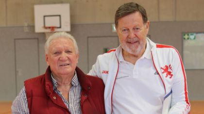Links: Bodo Hauck (früherer HFK Präsident), rechts: Reinhard Schmidt-Eckhardt (HFK Präsident)                Bild: Martina Bier für den HFK