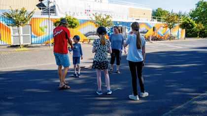 Der Teamende erklärt die nächste Challenge.Foto: J. Becker Photography
