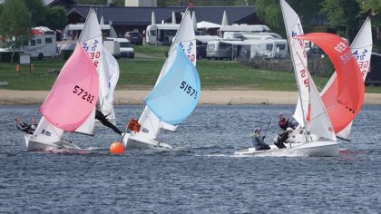 Positionskampf der 420er bei der Ranglistenregatta im Frühjahr 2025                Bild: SCWw