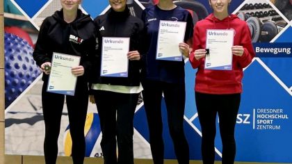 Rechts außen: Tara Obst, Kumite -55 Kg: Bronze                Bild: Tara Obst für den HFK