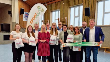 Das Zukunftsteam am Tag des Ehrenamts mit Sportministerin Diana Stolz.
Bild: Thomas-Oliver Petzold