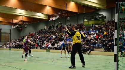 Tim L&ouml;hr (Baden-W&uuml;rttemberg) beim Siebenmeter gegen Tobias Leuchtl (Schleswig-Holstein)
                Bild: David Delp