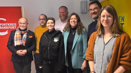 v.l.n.r.: Roland Frischkorn (Sportkreis Frankfurt), Michael Müller (Linke), Natascha Kauder (GRÜNE),   Jan Klingelhöfer (SPD), Carolin Friedrich (CDU), Dr. Julian Langner (FDP), Britta Wollkopf (Volt)