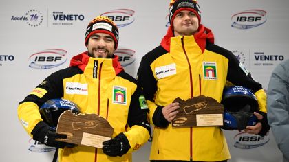 Adam Ammour  (links) und Alexander Schaller nach einem Rennen im olympischen Eiskanal in Cortina d´ Ampezzo  Anfang dieses Jahres  (Archivbild)                 Bild: Viesturs Lacis