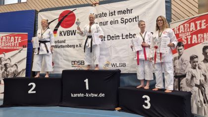 1. Platz: Monika Lang (Kata Ü-55)                Bild: Monika Lang für den HFK