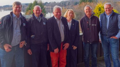 v.li. VP Finanzen Robert Heinbücher, VP Sport Karlo Schmiedel, bisheriger Präsident Klaus-Dieter Lachmann, DSV-Präsidentin Mona Küppers, neuer Präsident Michael von Schleinitz, LJO Dierk Conrad                 Bild: Markus Heinbücher