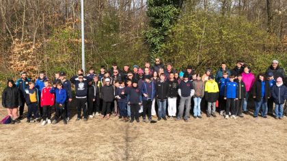 Grüße aus Dreieichenhain von der "überregionalen Jugendliga" unter der Leitung von Vizepräsident Jugend Stefan Bonifer                 Bild: HPV