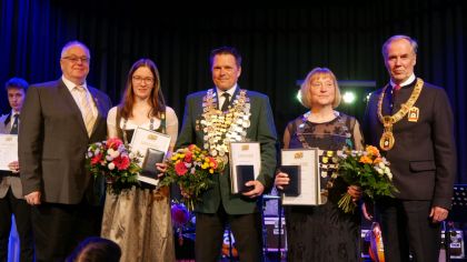 DSB-Vizepräsident Jugend Stefan Rinke, Anna Haberhauer, Bundesschützenkönig Mich