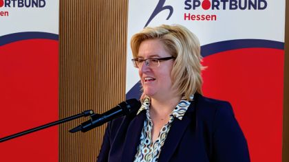 LSBH-Präsidentin Juliane Kuhlmann appellierte auf dem Hauptausschuss, noch mehr den Dialog mit den Vereinen zu suchen. Dem Präsidium gehört seit Ende 2025 Ulrike Ristau an, die von den Delegierten im Amt bestätigt wurde.Fotos: LSBH