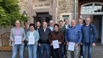 Treffen in Mühlhausen: Vorstände von sechs Sportvereinen mit Sportkreischef Uwe Steuber (Mitte).                Bild: Kerstin Mühlhausen