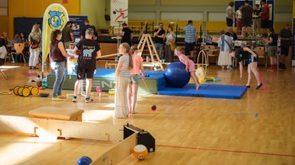 Erlebnismesse „Jugend bewegen“ des Sportkreises Darmstadt-Dieburg und der Kinder- und Jugendförderung des Landkreises Darmstadt-Dieburg in der Gutenberghalle Dieburg                Bild: SKDADI