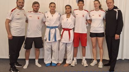 V.l.: Jamal Laudiai (Kumite Landestrainer Hessen Süd), Maxim Harisow (Betreuer vom Stützpunkt Nordhessen), Maria Ruppel, Davary Phok, Milan Carapic, Nele Mielke (Betreuerin vom Stützpunkt Südhessen), Alexander Lang (Kumite Landestrainer Hessen Nord)                Bild: Christina Dannenberg (HFK SocialMediabeauftragte)