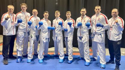 Herren Kumite Team der Hessen Lions v.l.: Alexander Lang (Landestrainer Kumite Hessen Nord), Eric Ridiger, Marvin Bier, Edgard Merkine, Nico Merkine, Alessandro Engelhardt, Armin Kurtanovic, Nikita Neyman, Jamal Laudiai (Landestrainer Kumite Hessen Süd)                Bild: DKV