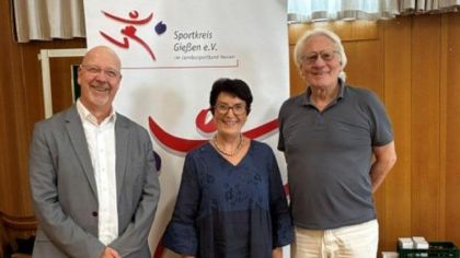 v.l.n.r.: Referent Ralf Haberski
Doris Lochmüller, Beauftragte Seniorensport Sportkreis Gießen
Prof. Dr. Heinz Zielinski, 1. Vorsitzender Sportkreis Gießen                Bild: Christine Preuß