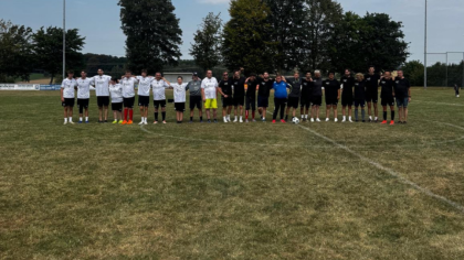 Mit 24 Personen angetreten, Starkes Zeichen für das Inklusive Fußballangebot beim Fußballtag mit "Qualle"                Bild: Sebastian Gleim - Miteinander bewegt &amp; Sportkreis Waldeck - Frankenberg
