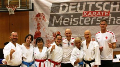 V.l.: Alexander Bock (Bronze), Rebecca Garcia (Bronze), Shirley Fernan (Gold), Joheina Hamami (2 x Silber), Stefano Bellingeri (Bronze Kumite), Monika Lang (Gold), Louis Blank (Bronze), Benjamin Eck (Bronze Kumite)                Bild: Martina Bier (HFK Pressereferentin)
