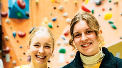 Die FSJlerinnen Greta und Meike in der Kletterhalle in Darmstadt.Foto: privat