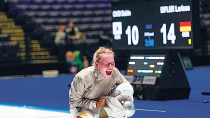 Hochemotionaler Moment: Die hessische Säbelfechterin Larissa Eifler gewann im Juli in Hongkong den Weltmeistertitel – als erste Deutsche überhaupt. Foto: Team Bizzi