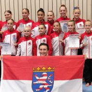 Mit starken Leistungen überzeugte das Team des Hessischen Sportakrobatik Verbands bei der Deutschen Nachwuchs-Bestenermittlung in Taucha. Zweimal Team-Silber, dreimal Platz 1 in den Einzelwertungen sowie viele gute weitere Platzierungen war die erfolgreiche Bilanz.                Foto: SVG Nieder-Liebersbach