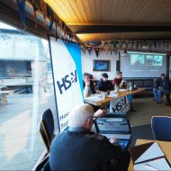 Ein Blick in den festlich geschmückten Saal im Segelclub Inheiden.                Bild: Robert Heinbücher