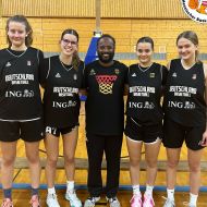 Mit Hanna Adaszewska (BC Marburg), Hannah Kruse (TSV Grünberg), Antonia Schütze (Rhein-Main Baskets) und Finja Heubel (HTG Bad Homburg) wurden vier hessische Spielerinnen zum DBB U18-Nominierungslehrgang (18.-22.12.2023) nach Heidelberg eingeladen.
Saymon Engler war in Heidelberg Mitglied im DBB-Trainerteam                Bild: Spissinger