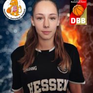 Dilara Özdemir absolvierte zum Jahresende auf Ibiza zwei Länderspiele mit der deutschen U16-Nationalmannschaft.
Zwar musste sich die DBB-Auswahl gegen Spanien (52:71) und Polen (54:62) geschlagen geben, doch für die Frankfurterin waren ihren beiden ersten Einsätze für Deutschland ein riesen Erlebnis.
Özdemir, die im vergangenen Sommer von der Frankfurter Eintracht zum TV Hofheim wechselte, konnte sich in beiden Spiele (Spanien 2/ Polen 😎 in die Scorerinnenliste eintragen und kämpft nun um einen Platz im EM-Kader.                Bild: Spissinger