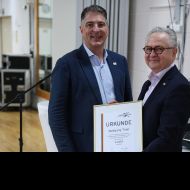 HTV-Präsident Jörg Hillenbrand und der neue Träger der DTV-Ehrennadel in Silber Wolfgang Thiel                Bild: Robert Panther (www.PantherPhotoPress.de)