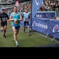 Der 22. Frankfurter Mainova Halbmarathon führte auch durch den Deutsche Bank Park.                Bild: Spiridon Frankfurt e.V.
