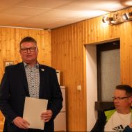Jörg Wagner (mitte) richtet im Rahmen der Ehrung einige Worte an die Anwesenden.                Bild: Thomas Häusser