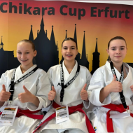 Kata Team weiblich Hessen 2 / U12-U14 : Sara Funes Ullrich, Karolina Japuncic und Elena Romic von Eintracht Frankfurt-Karate
                Bild: Markus Seitz &amp; Eintracht Frankfurt Karate