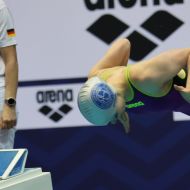 Hannah Schneider (Hofheimer SC) beim Start 100m Brust-Finale                Foto: S. Sonnenschein