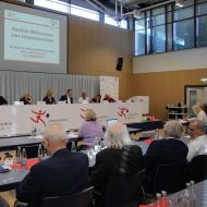 Mehr als 100 Delegierte aus Sportkreisen und Verb&auml;nden treffen sich zweimal im Jahr zum Hauptausschuss, dem zweith&ouml;chsten Entscheidungsgremium des lsb h.
                Bild: lsb h