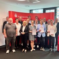 Vertreterinnen und Vertreter der Schulen, des Staatlichen Schulamtes, der Sparkassen und des Sportkreises Main-Kinzig e.V.                 Bild: Kreissparkasse Gelnhausen