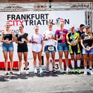 Im Rahmen des Frankfurter City Triathlons fanden die Hessischen Meisterschaften über 1,9 Kilometer Schwimmen, 80 Kilometer Radfahren und 20 Kilometer Laufen statt.                Bild: Dietmar Tietzmann