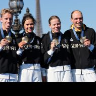 Tim Hellwig, Lisa Tertsch, Laura Lindemann und Lasse Lührs (v.l.) haben am Montagmorgen, 5. August in Paris Gold geholt.                Bild: World Triathlon