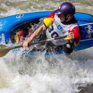 Sebastian Nelle zeigt in der Welle sein ganzes Können.                Bild: Rüdiger Hauser