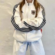 Julie Stevens, Kata Team Ü-16/U-18                Bild: Martina Bier für den HFK